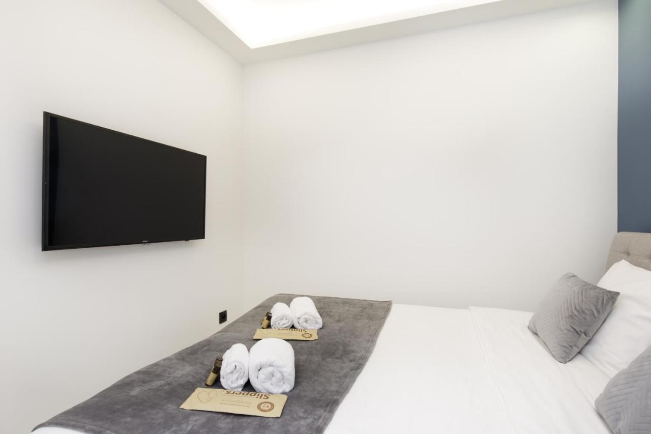 Gray D'albion 3i7 Yourhosthelper Apartment *